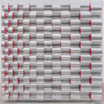 Marina Apollonio, Rilievo 703, 1964–1970. Alluminio e pittura fluorescente su tavola, 50 x 50 x 5 cm. Collezione dell'artista, Padova. Photo Sergio Martucci. © Marina Apollonio