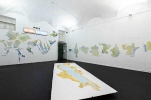 La “rivoluzione subacquea” dell’artista Peter Fend in mostra a Genova