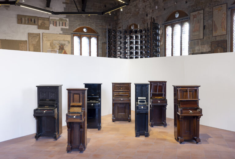 b9a1866 A Bergamo una grande mostra a Palazzo della Ragione per prendere coscienza del presente