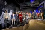 Dancefloor Gallery Area © Fashion and Textile Museum. Outlaws Fashion Renegades of 80s London in mostra al Fashion and Textile Museum fino al 9 marzo