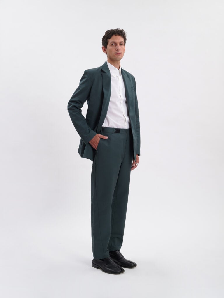2024 09 07olderjoia jacket112 C’è uno studio di design che ha svecchiato le divise da lavoro. Ora in mostra a Milano con un innovativo progetto artistico