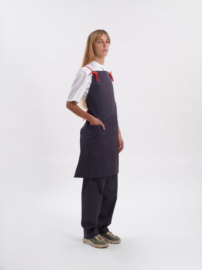2024 09 07olderolafur grey050 C’è uno studio di design che ha svecchiato le divise da lavoro. Ora in mostra a Milano con un innovativo progetto artistico