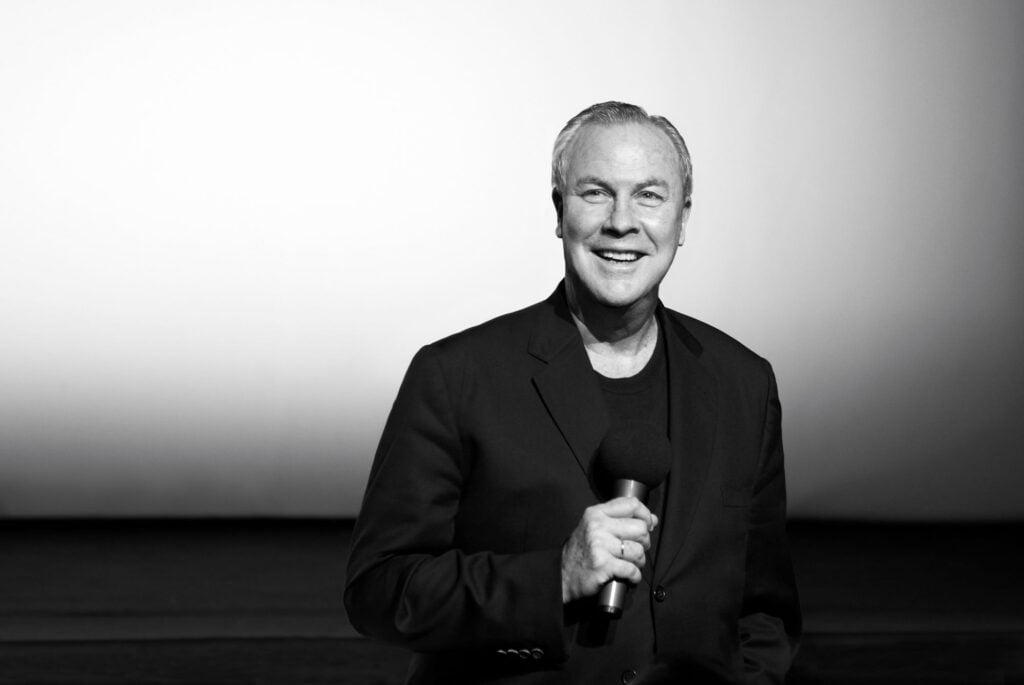 È morto Robert Wilson. Il regista che fece del teatro un’opera d’arte totale