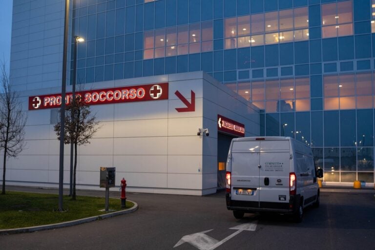 L’arrivo delle opere all’IRCCS Ospedale Galeazzi-Sant’Ambrogio