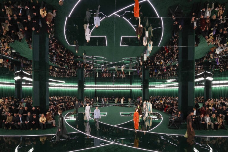 La sicurezza del ben vestire vince alla Milano Fashion Week mentre la finanza traballa