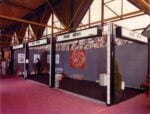stand einaudi progettato da munari per la fiera del libro per ragazzi di bologna 1974 foto archivio einaudi La rivoluzione dei libri per l’infanzia: in mostra a Milano la collana Tantibambini di Bruno Munari
