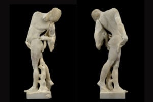 Il Satiro che si guarda e si tocca la coda del Museo Archeologico Nazionale di Firenze