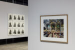 Immagine della mostra “Typologien: Photography in 20th-century Germany”, Curata da Susanne Pfeffer Foto: Roberto Marossi, Courtesy Fondazione Prada Bernd & Hilla Becher, Hochöfen, 1970-89, 12 stampe alla gelatina d’argento © Estate Bernd & Hilla Becher, represented by Max Becher, courtesy of Die Photographische Sammlung/SK Stiftung Kultur – Bernd & Hilla Becher Archive, Cologne, 2025 Candida Höfer, BNF Paris XXIII 1998 [Biblioteca nazionale di Francia Parigi XXIII 1998] Stampa a getto d’inchiostro, Stampa espositiva © Candida Höfer, Cologne, by SIAE 2025/VG BildKunst, Bonn 2025