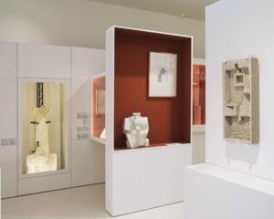Costantino Nivola e le forme artistiche della Sardegna preistorica. La mostra tra Orani e Cabras
