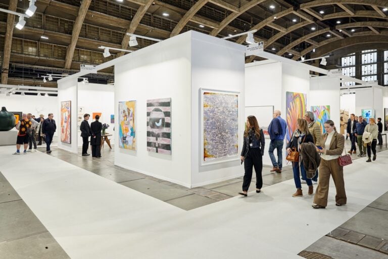 Parte la fiera Art Brussels 2025. Le gallerie e il programma da seguire a Bruxelles