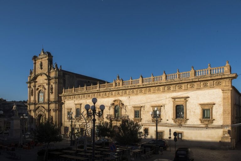 Un nuovo museo di arte contemporanea in Sicilia. A Scicli inaugura il MACC con una mostra di Emilio Isgrò