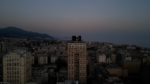 Sul grattacielo più alto di Genova c’è un maxischermo che proietta opere d’arte digitale