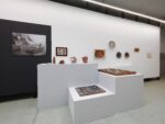 La mostra "Les Monstres Amis. Emilio Scanavino e la X Triennale" alla Fondazione Emilio Scanavino. Ph Bruno Bani