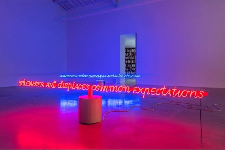 Maurizio Nannucci, Whenever art displaces common expectations, 2025.