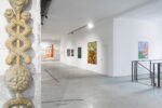 megaartfair2025installationviewlopopolo 6 Ha aperto MEGA 2025 a Milano. Foto e report dalla fiera indipendente