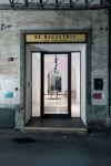 Officine Bellotti, ingresso in via Gagini con vetrina su strada