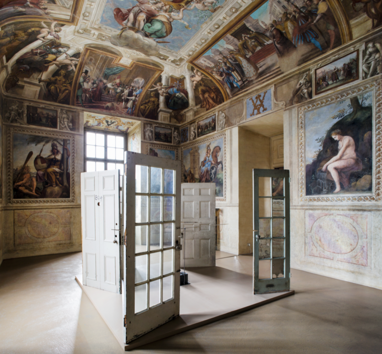 Il Castello di Rivoli presenta la prima grande mostra in Italia dell’artista Rebecca Horn