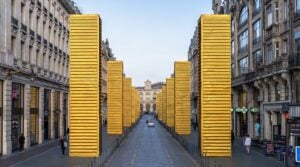 Golden Monoliths: la nuova opera pubblica firmata dall’artista SpY in Francia
