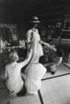 Valentino Garavani durante le prove di una collezione Haute Couture anni 70, Palazzo Mignanelli, Roma
