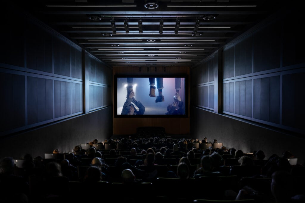 Fondazione Prada istituisce un fondo da 1,5 milioni di euro l’anno a sostegno del cinema indipendente