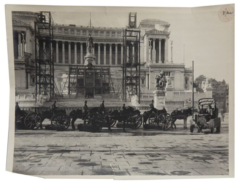 Carri della Nettezza Urbana a Piazza Venezia, inizi del Novecento, Archivio fotografico, Servizi pubblici, Infrastrutture, foto 209, 8M