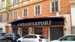 Un vecchio cinema a luci rosse di Roma proietta per 8 ore film e video di un regista e fotografo francese