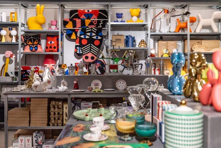 artanddesign24 storestazione centraleph carlotta coppo6 Comprare souvenir d’autore nel nuovo concept store di 24 Ore Cultura alla Stazione Centrale di Milano