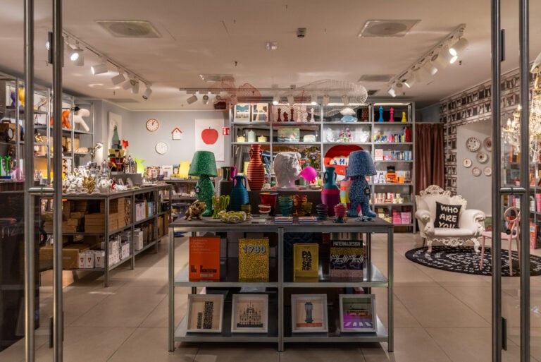 artanddesign24 storestazione centraleph carlotta coppo65 Comprare souvenir d’autore nel nuovo concept store di 24 Ore Cultura alla Stazione Centrale di Milano