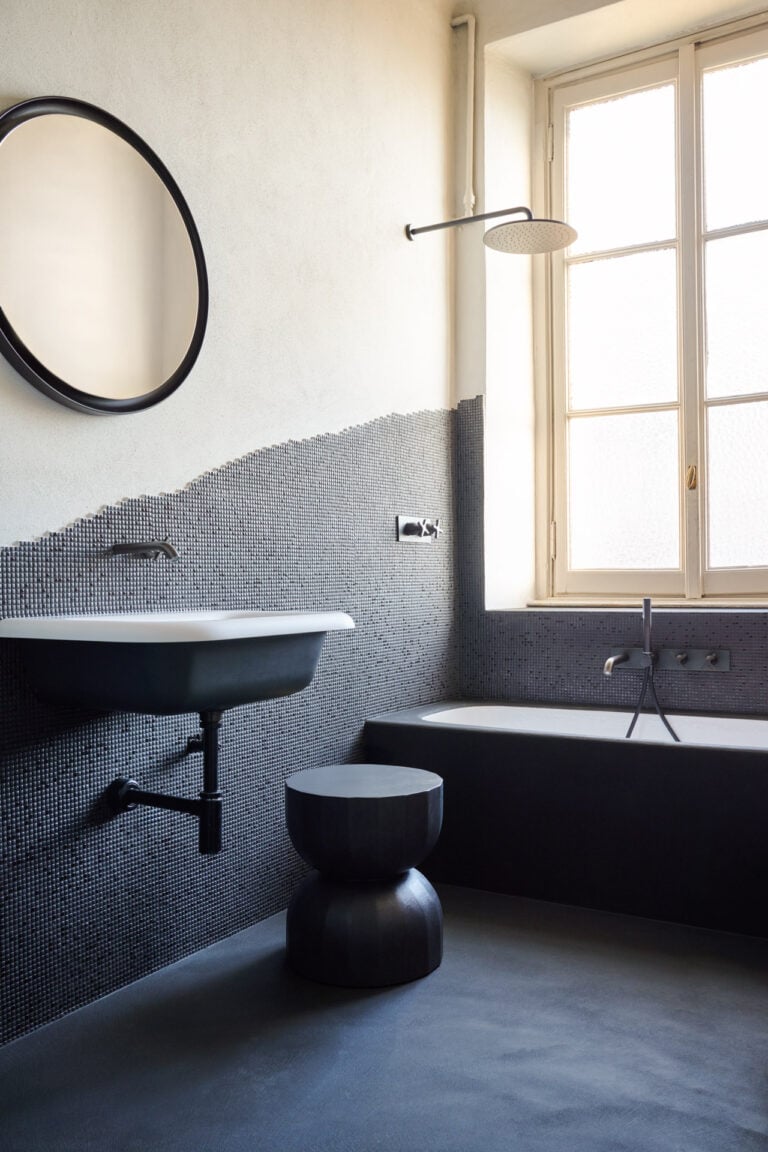 breradesignapartmentorizzontizanellatobortottophvalentinasommarivaweblow12 Tutti gli orizzonti di due famosi designer in un appartamento di Brera che finalmente apre al pubblico