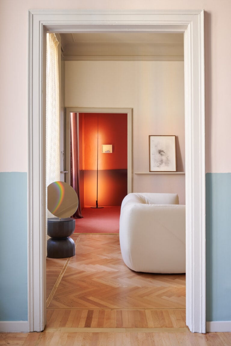 breradesignapartmentorizzontizanellatobortottophvalentinasommarivaweblow5 Tutti gli orizzonti di due famosi designer in un appartamento di Brera che finalmente apre al pubblico