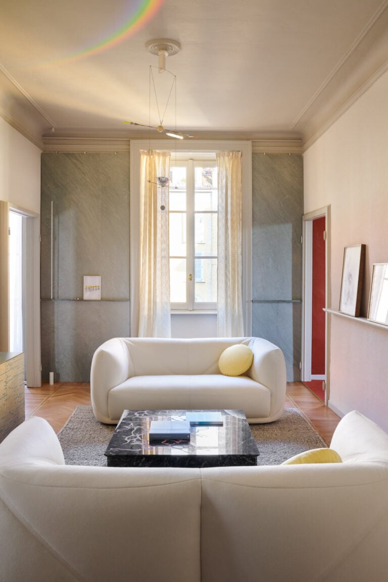 breradesignapartmentorizzontizanellatobortottophvalentinasommarivaweblow9 Tutti gli orizzonti di due famosi designer in un appartamento di Brera che finalmente apre al pubblico
