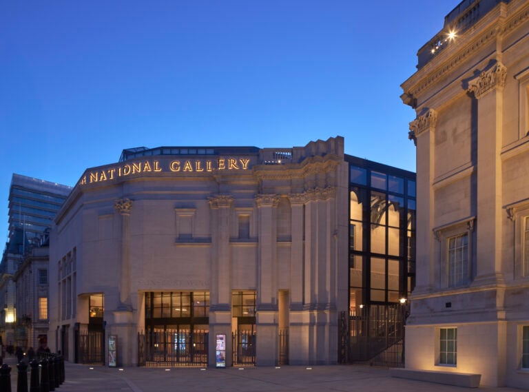 La Sainsbury Wing da Trafalgar Square © The National Gallery, London. Photo Edmund Sumner