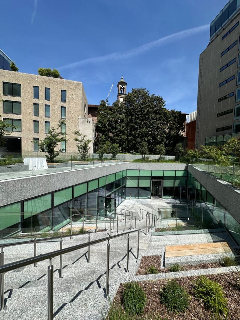 campus deloitte4 A Milano apre una galleria d’arte in una grande chiesa sconsacrata