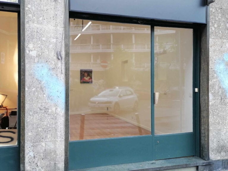 A Milano la galleria d’arte Candy Snake cambia sede: l’intervista al fondatore Andrea Lacarpia