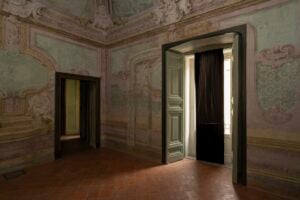 Due mostre nel centro storico Napoli riscrivono il rapporto tra arte, natura e memoria