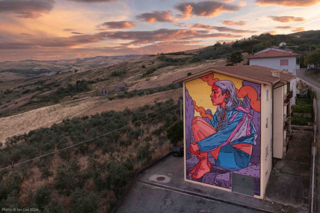 Dieci anni di Cvtà, il festival di street art che ha rigenerato un borgo del Molise. Intervista ad Alice Pasquini