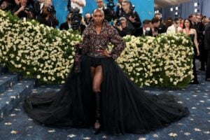 Il Met Gala 2025 nasconde tanti riferimenti all’arte e ai Black dandy. Incluso il tappeto 