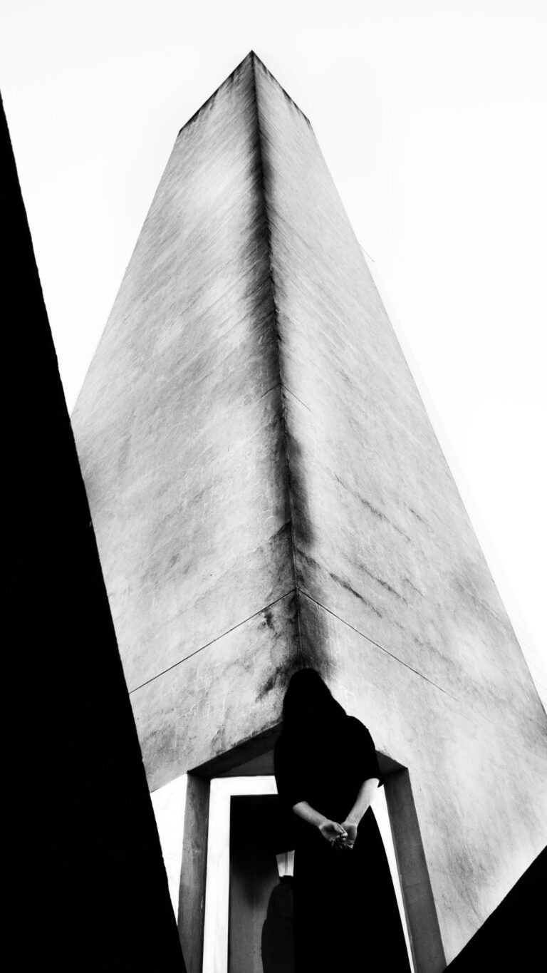 Davide di Maggio, Nerina Toci, Untitled, 2024, Carta cotone Hahnemühle Photo Rag 310 gsm 100% cotone, 45 x 80 cm (verticale) - edizioni 1_3 + 2AP