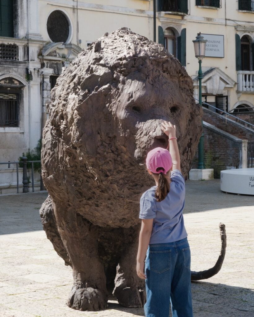 Davide Rivalta, Leoni in campo. Photo Adriano Mura, courtesy Fondazione Querini Stampalia