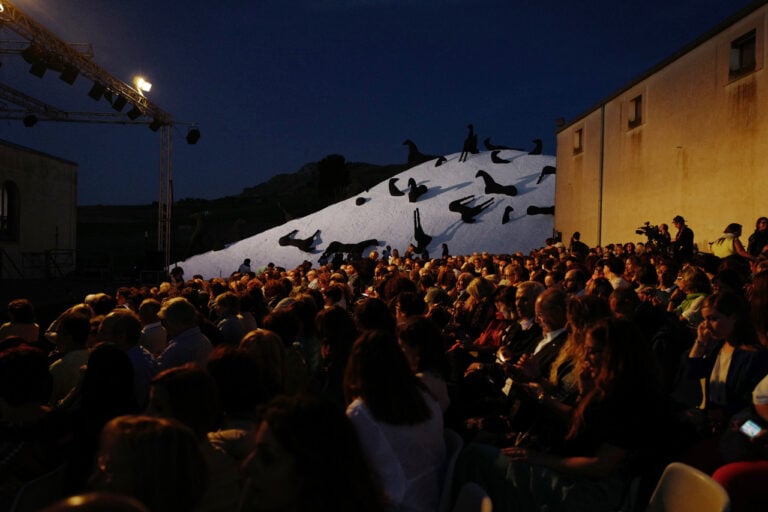 festival delle orestiadi uno spettacolo al baglio di stefano ai piedi della montagna di sale Il Festival delle Orestiadi protagonista dell'estate di Gibellina. Tutte le novità