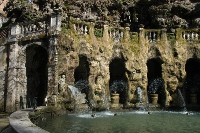 Fontana Ovato