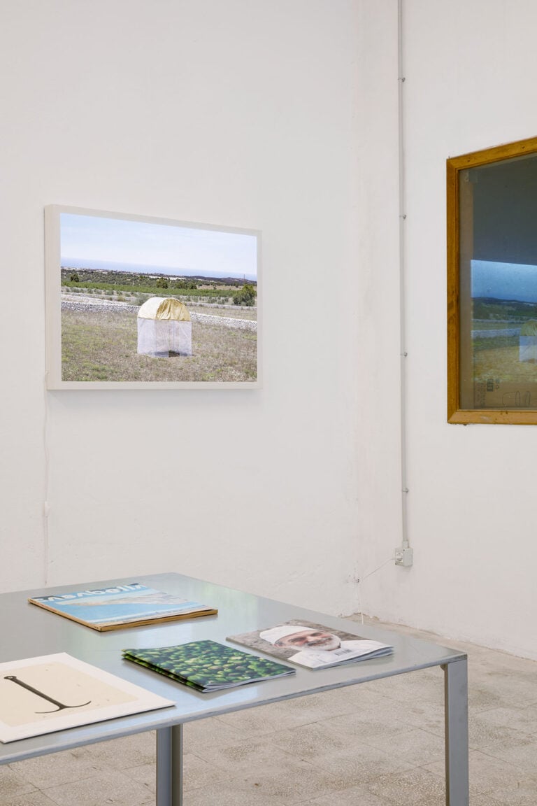 Garage Fontana, mostra IN CAMPO. Credits Natale Leontini
