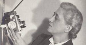 La donna ebrea che fotografò il Duce. La storia sepolta di Ghitta Carell