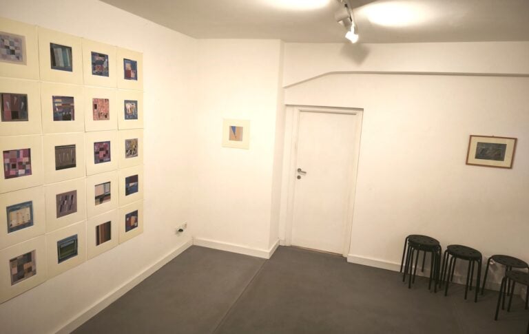 Gianni Baretta e il Triangolo Nero. Quadrati di ordinaria malia, installation view at BLOCCO 13, Roma, 2025