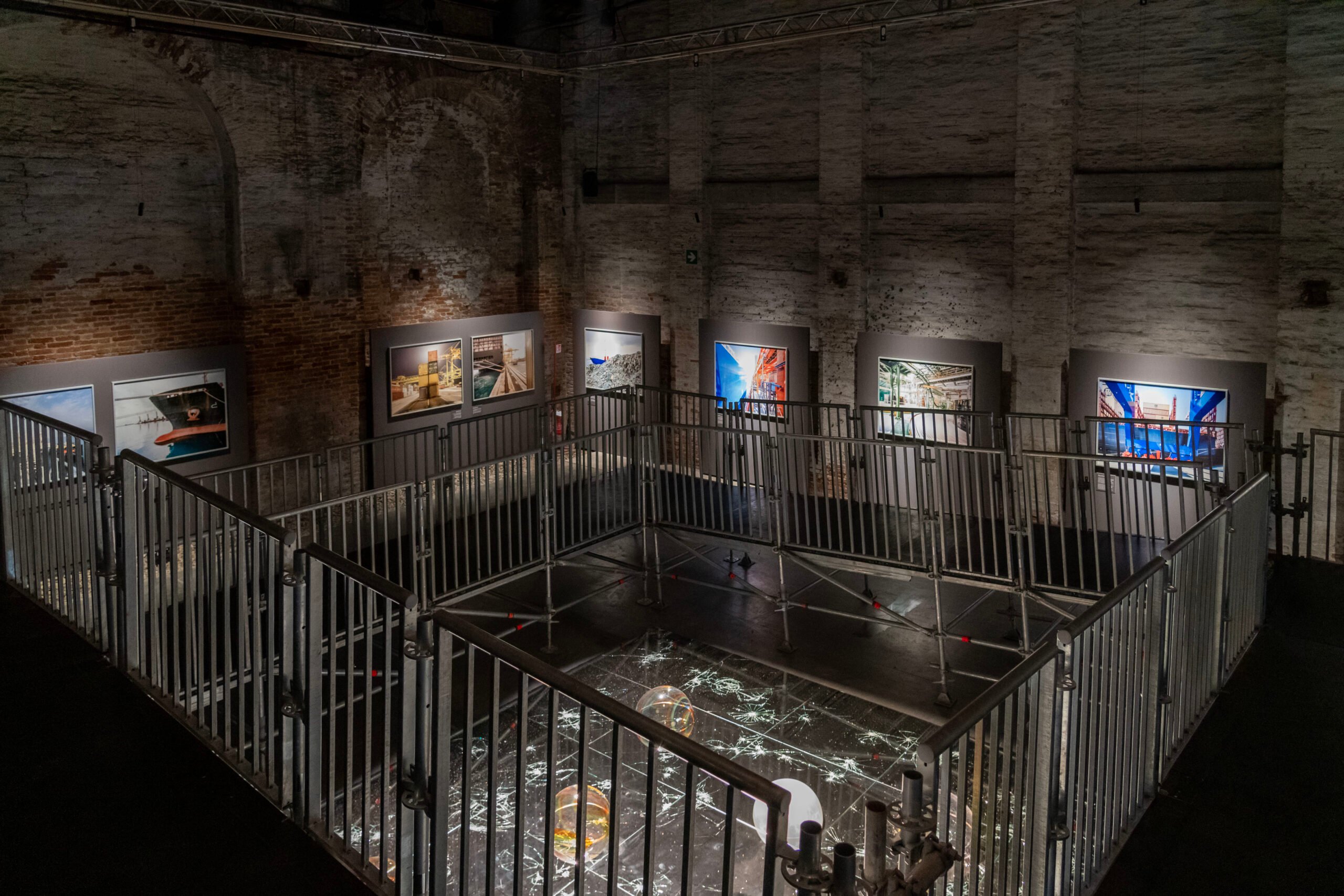 https://www.artribune.com/wp-content/uploads/2025/05/il-padiglione-italia-alla-biennale-architettura-2025-photo-irene-fanizza-3-scaled.jpg