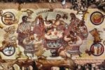 Il finto mosaico romano di McDonald’s alla Galleria Sordi: quando la parodia diventa paradosso
