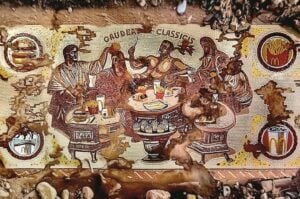 Il finto mosaico romano di McDonald’s alla Galleria Sordi: quando la parodia diventa paradosso