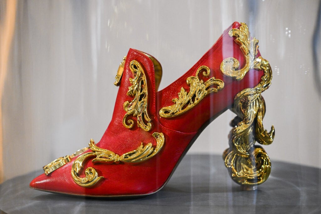 Italian Shoe Design, Installation view