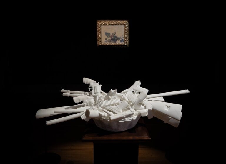 Jago, Natura Morta, in dialogo con Caravaggio, Canestra di frutta. Pinacoteca Ambrosiana, Milano, 2025. Ph. Stefano Teodori