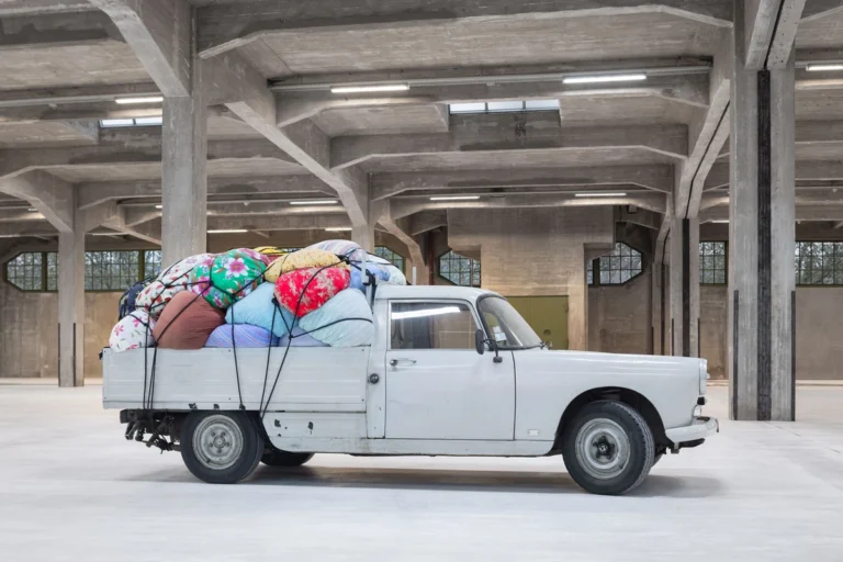 Kimsooja, Bottari Truck - Migrateurs, 2007, collection Fenix